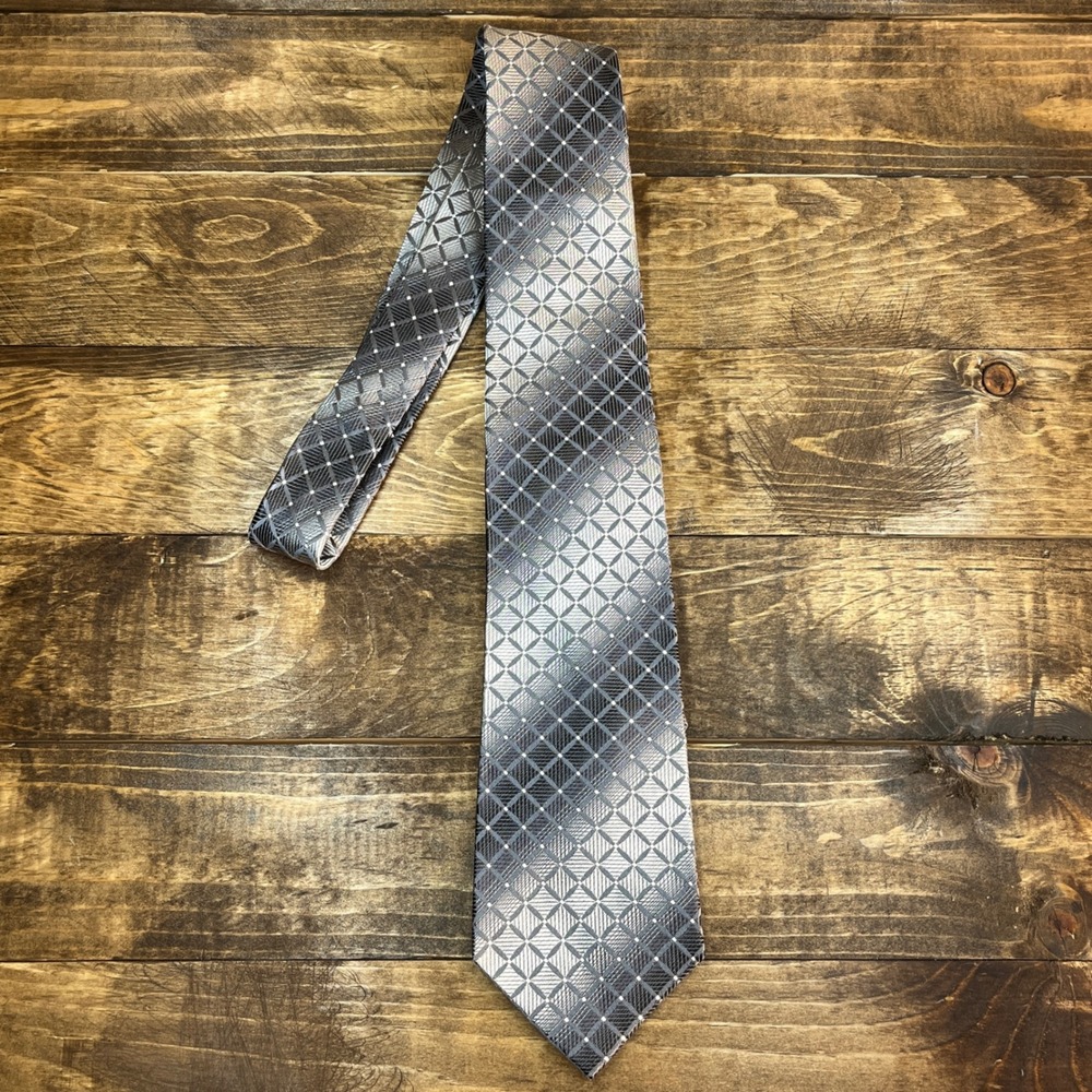 Alfani Mens Grey Shaded Diamonds 100% Silk Hand Made Necktie New with Tags